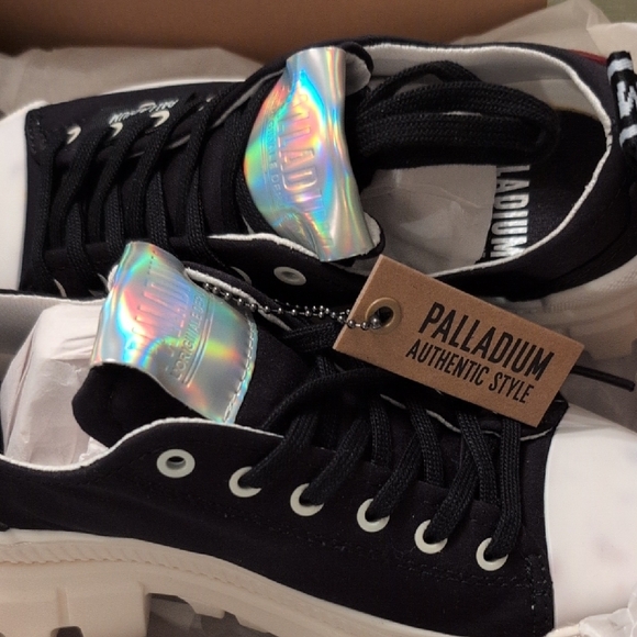 Palladium Women's Black and Cream Sneakers - Picture 3 of 5